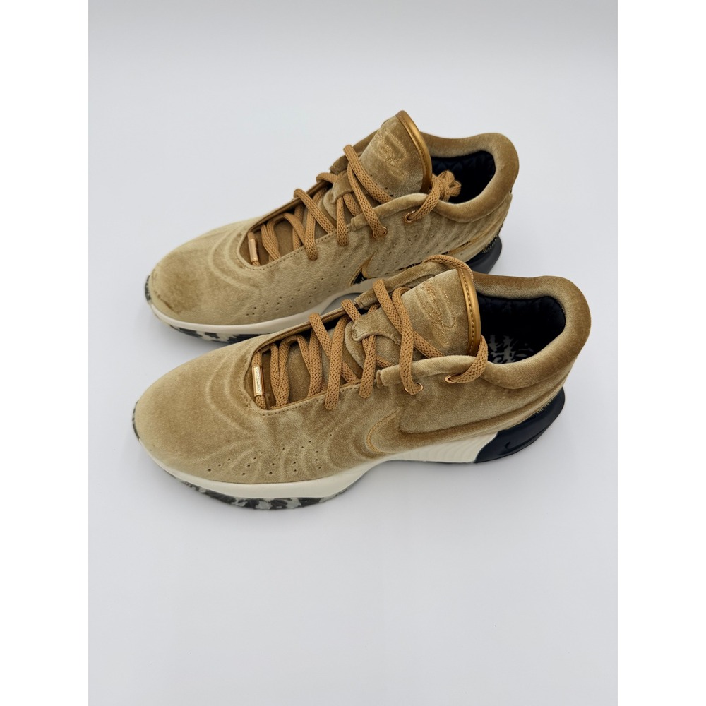 Nike LeBron XXI QS Algae Gold Velvet Mens 10 Womens 11.5 FZ7883-700